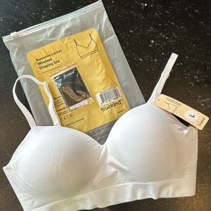 NWT Truekind wireless shaping bra
